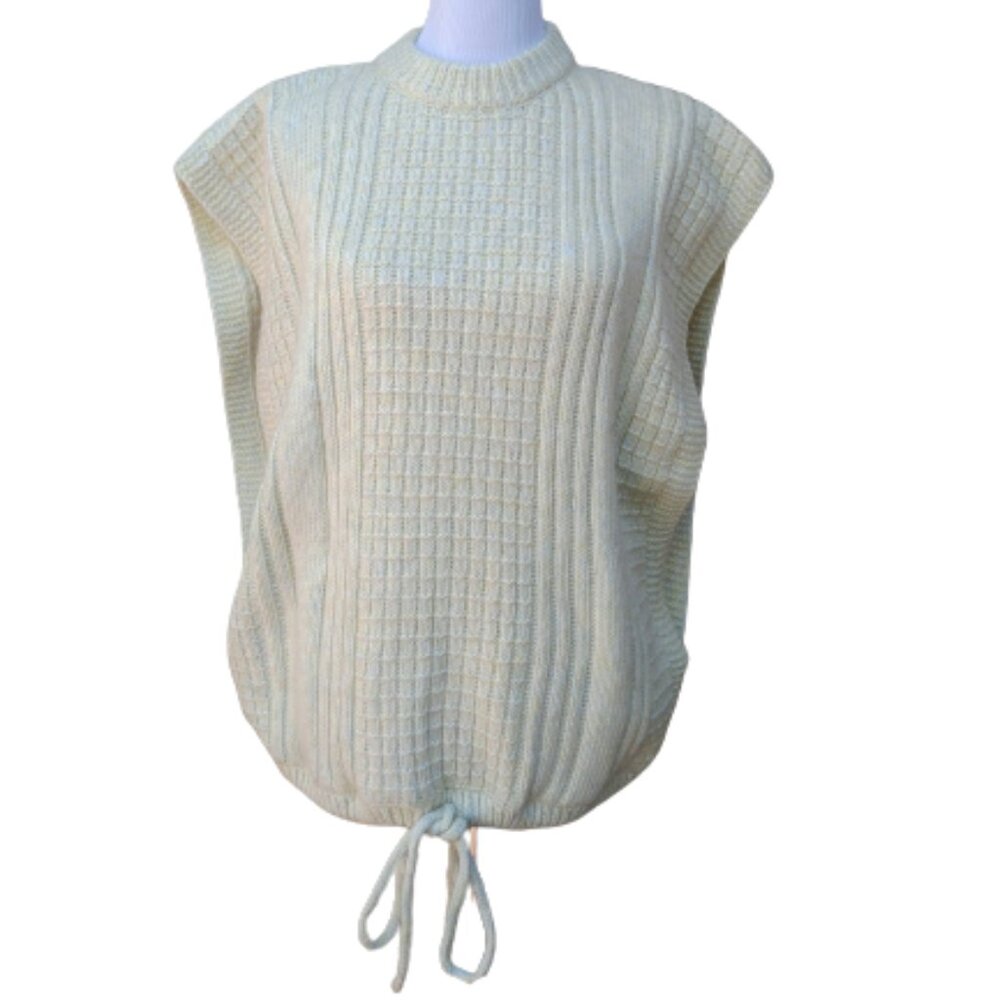 Universal Thread Sleeveless Sweater Vest Light Yellow Beige Mockneck Boxy